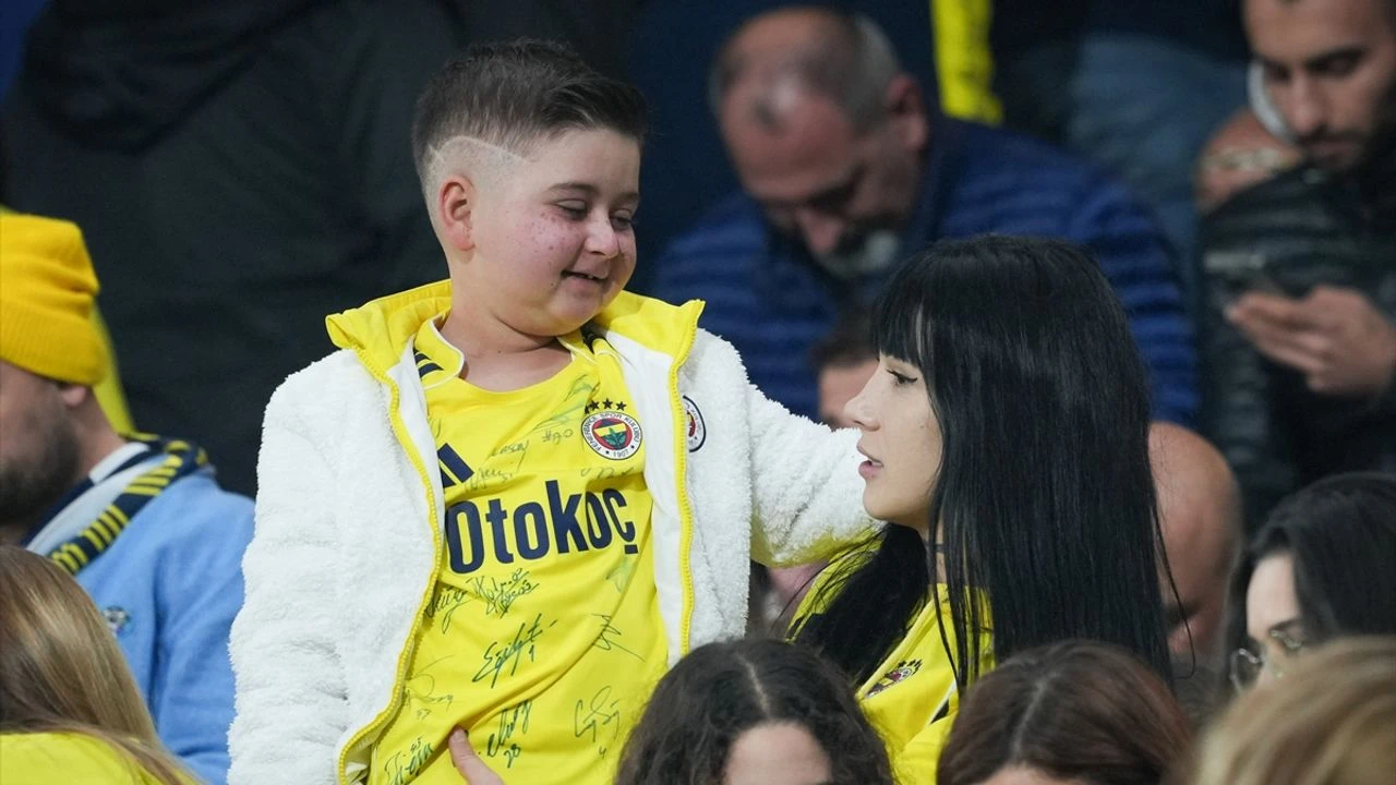 Fenerbahçe'den Lösemili Ayaz'a Unutulmaz Derbi Sürprizi: Hayaller Ülker'de Gerçek Oldu