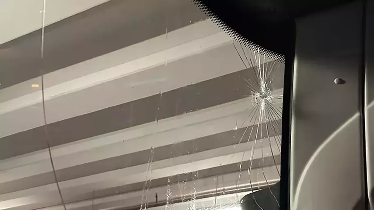 Antalyaspor'dan Trabzonspor Otobüsüne Yapılan Taşlı Saldırıya Sert Kınama ve Destek Mesajı