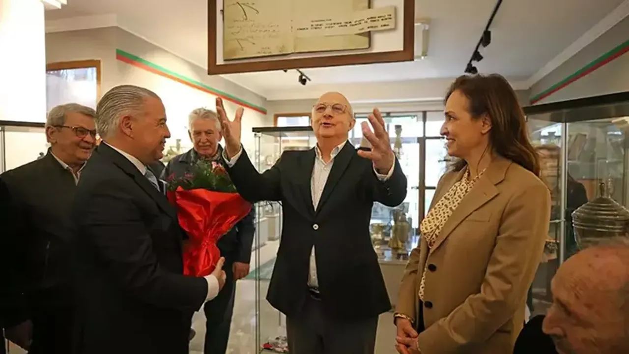 Karşıyaka'da Yönetim ve Saha İçi Çifte Heyecan: Tarihi Divan Değişimi, Play-Off Hedefi ve Parlayan Yıldız Berat Şahin!