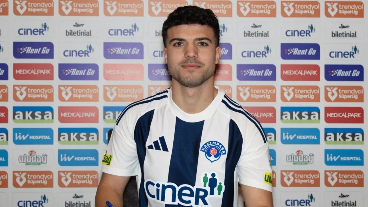 Kasımpaşa, Eyüp Aydın Transferini Duyurdu