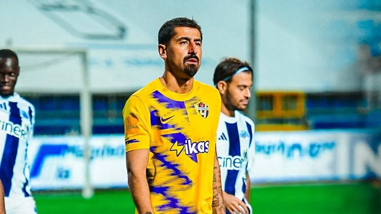 Kasımpaşa'dan Orta Sahaya Bomba Takviye: Kerem Demirbay İstanbul'a Dönüyor!