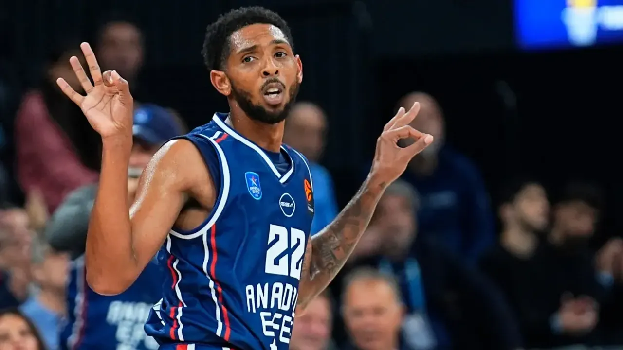 EuroLeague'de Anadolu Efes Fırtınası: Panathinaikos'a Dur Dedik!