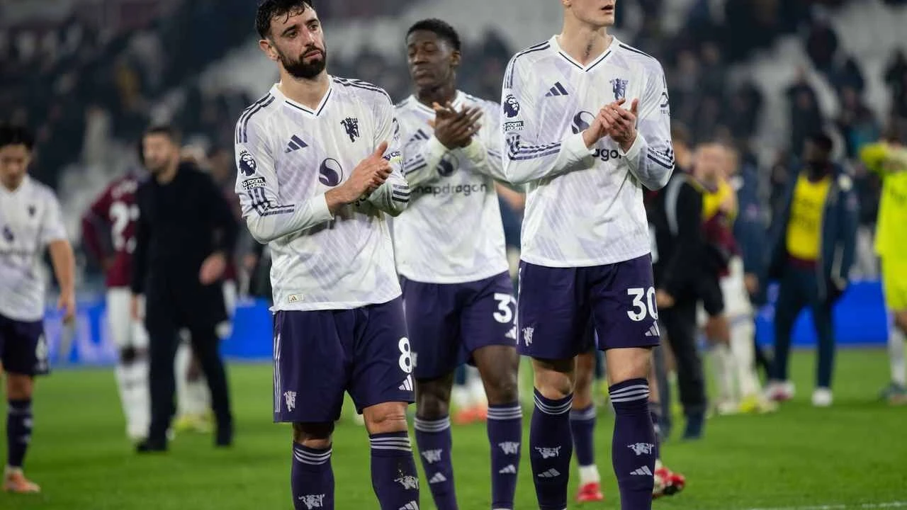 Manchester United Takıldı: Viral Taraftar Frank Ilett'in Saç Bekleyişi Uzadı!