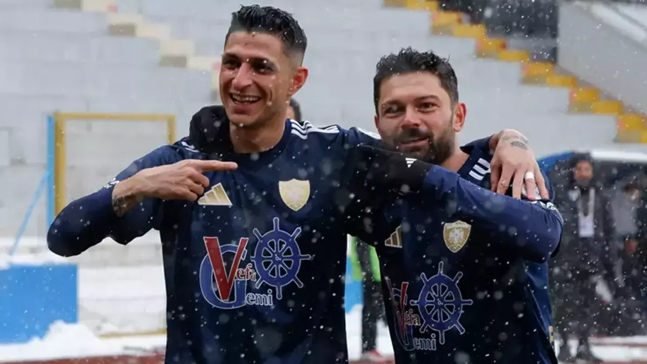 Dadaşlar'dan Gol Şöleni: Erzurumspor FK, Sarıyer'i Sahasında Ezdi Geçti!