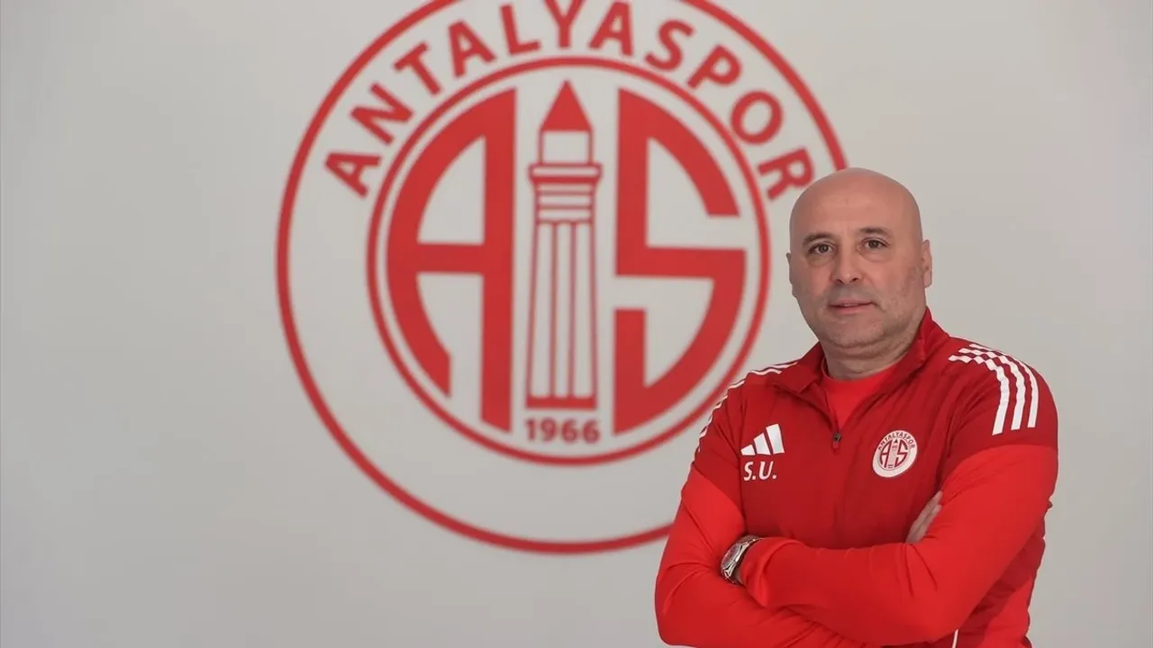 Antalyaspor İç Saha Kalesini Güçlendiriyor: Uğurlu'dan Samsunspor Maçı Öncesi Kritik Sözler
