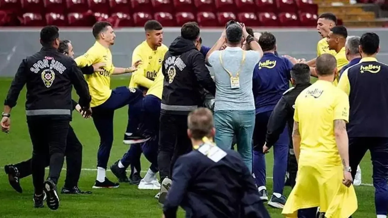 Derbi Sonrası Gerilime Yargı Noktayı Koydu: Mert Hakan Yandaş ve Oosterwolde Hakkında Karar!