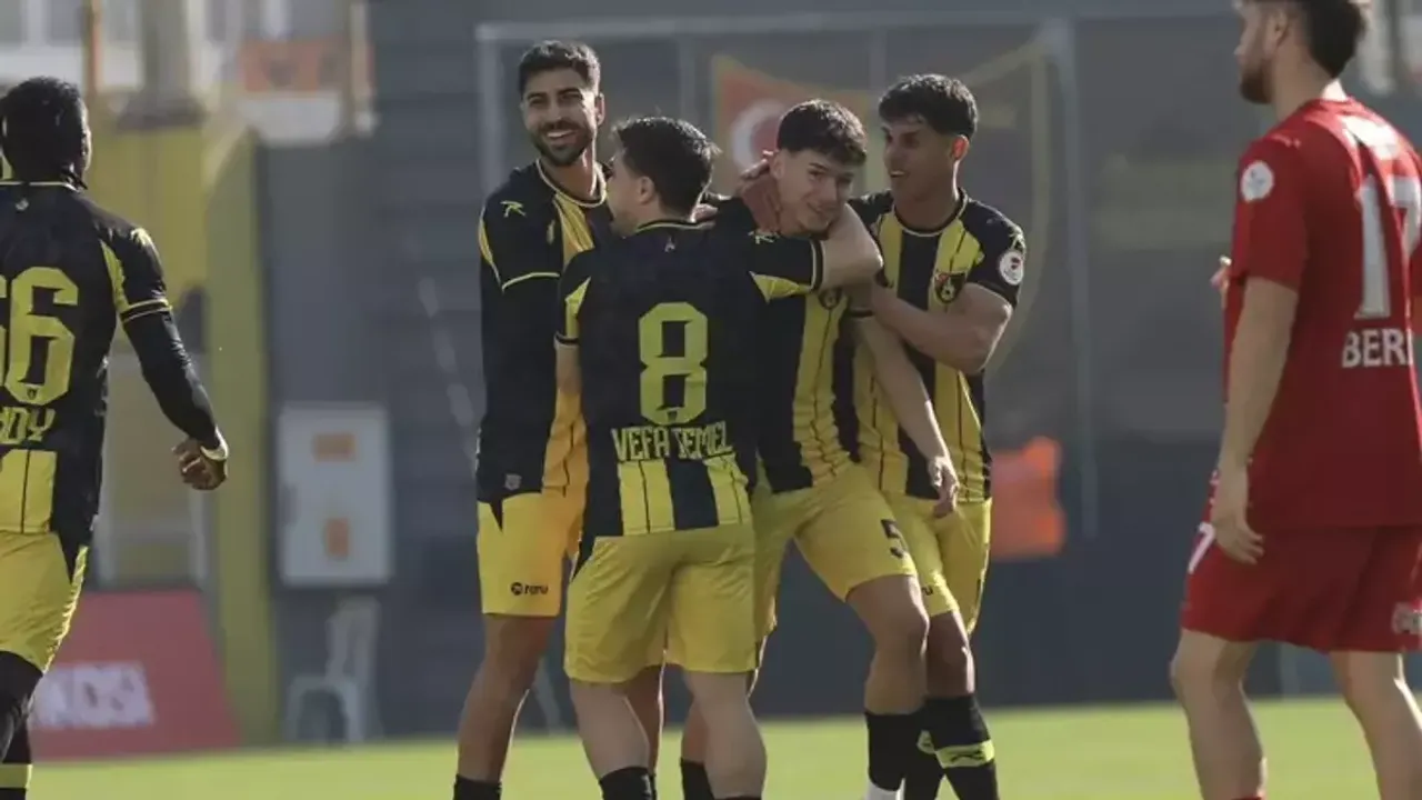 İstanbulspor'dan Sarıyer'e Altı Güllük Ceza! Ziraat Türkiye Kupası Gruplarında Yerini Aldı