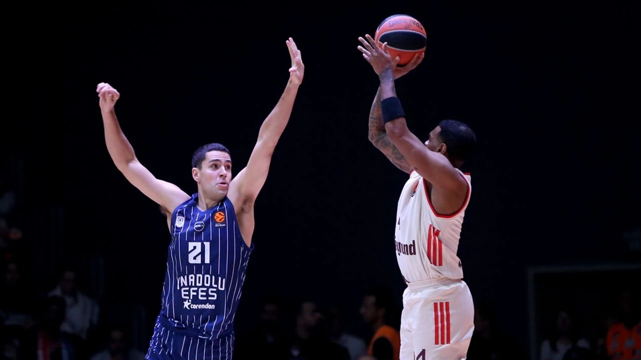 EuroLeague'de Nefes Kesen Çekişme: Anadolu Efes, Bayern Münih'i Devirdi!