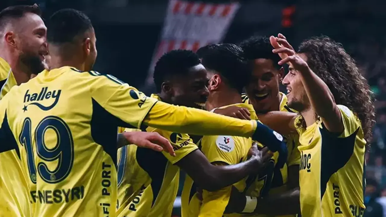 Fenerbahçe'nin Efsanevi Başlangıcı: 20 Yıl Sonra Gelen Mağlubiyetsiz Seri!