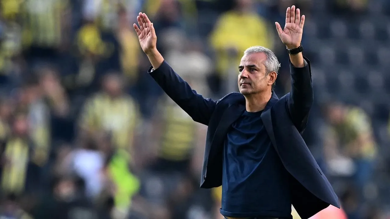 Fenerbahçe'de Derbi Sonrası Ayrılık Rüzgarları: İsmail Kartal Görevini Bıraktı!