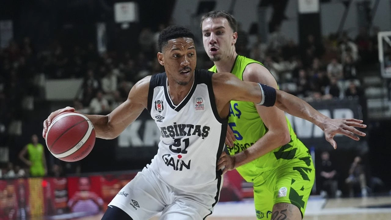 Kartal Uçuşta! Beşiktaş, TOFAŞ Engelini 1 Sayıyla Aştı, Yenilgisiz Liderliğini Perçinledi!