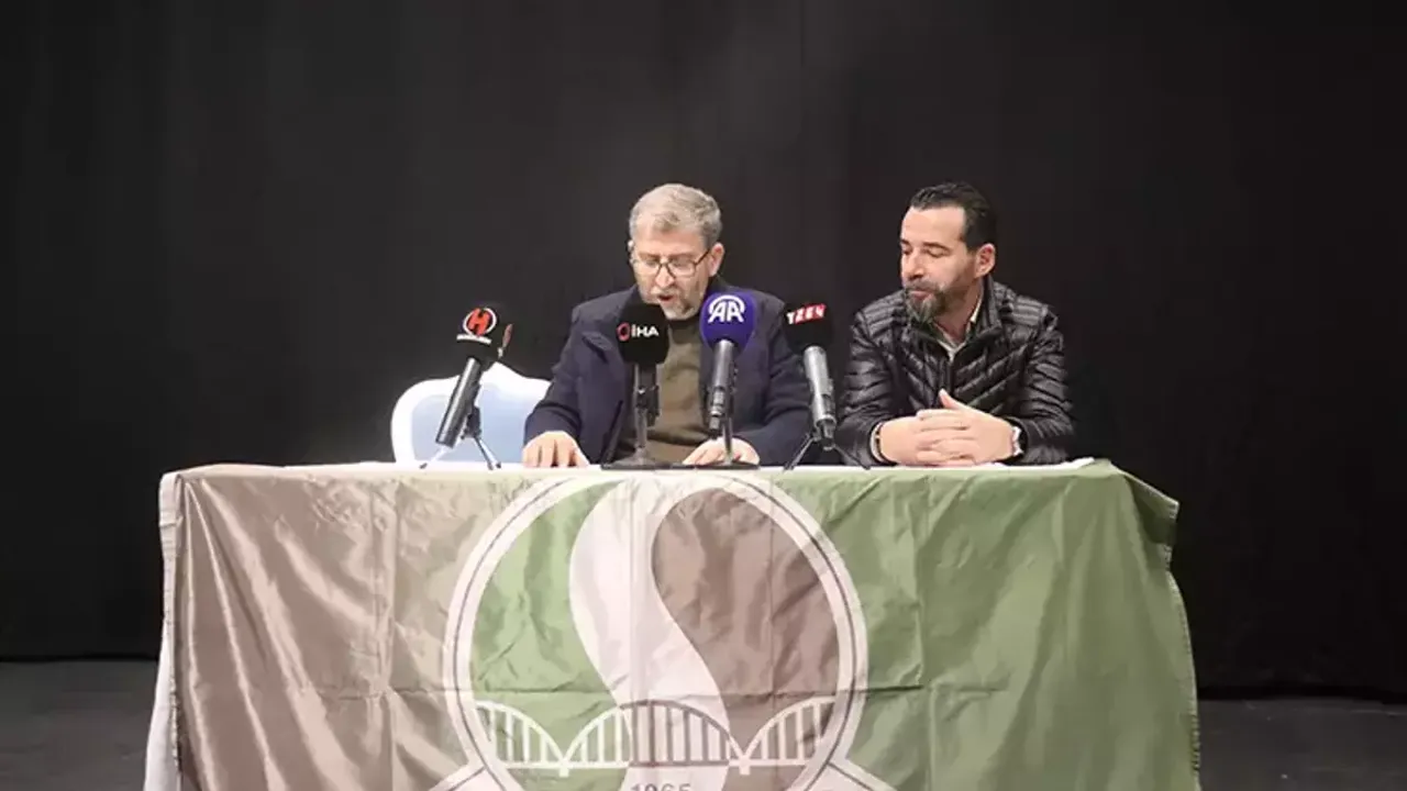 Sakaryaspor'da Başkan Arayışı Sekteye Uğradı: Olağanüstü Kongreye Erteleme!