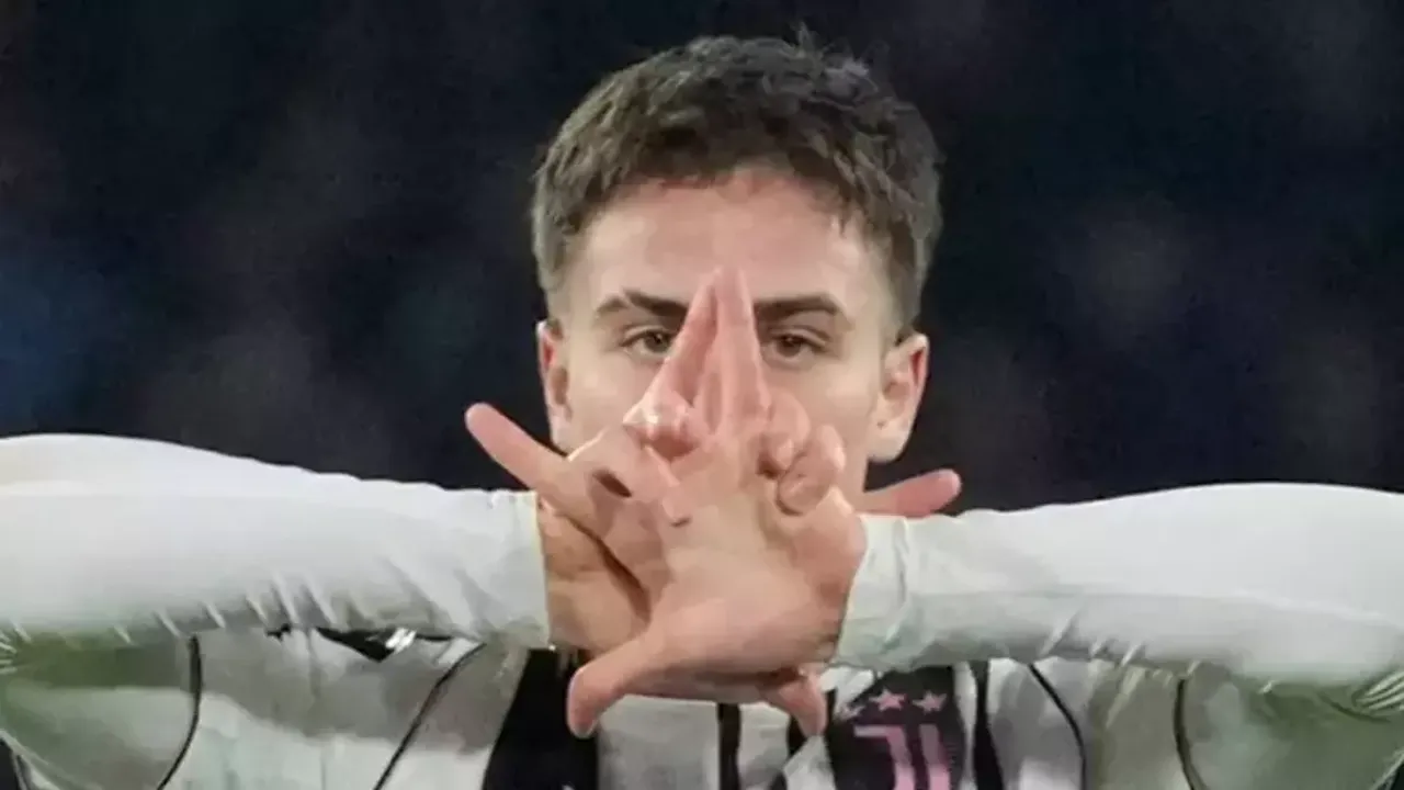 Kenan Yıldız Fırtınası! Serie A'da Ayın Yükselen Yıldızı Ödülünü Aldı, Sevinci Olay Oldu!