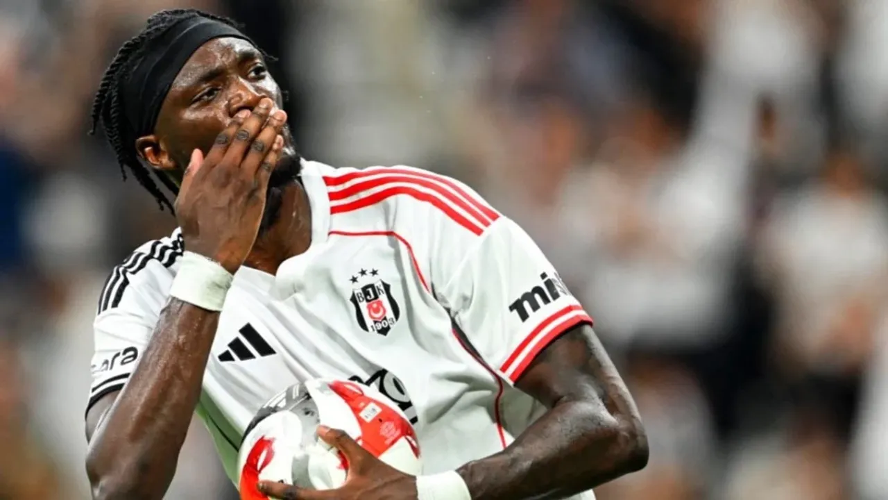 Tammy Abraham'dan Beşiktaş'a Yürekten Bağlılık Sözleri: Siyah-Beyazlı Formayla Efsane Olmak İstiyor!