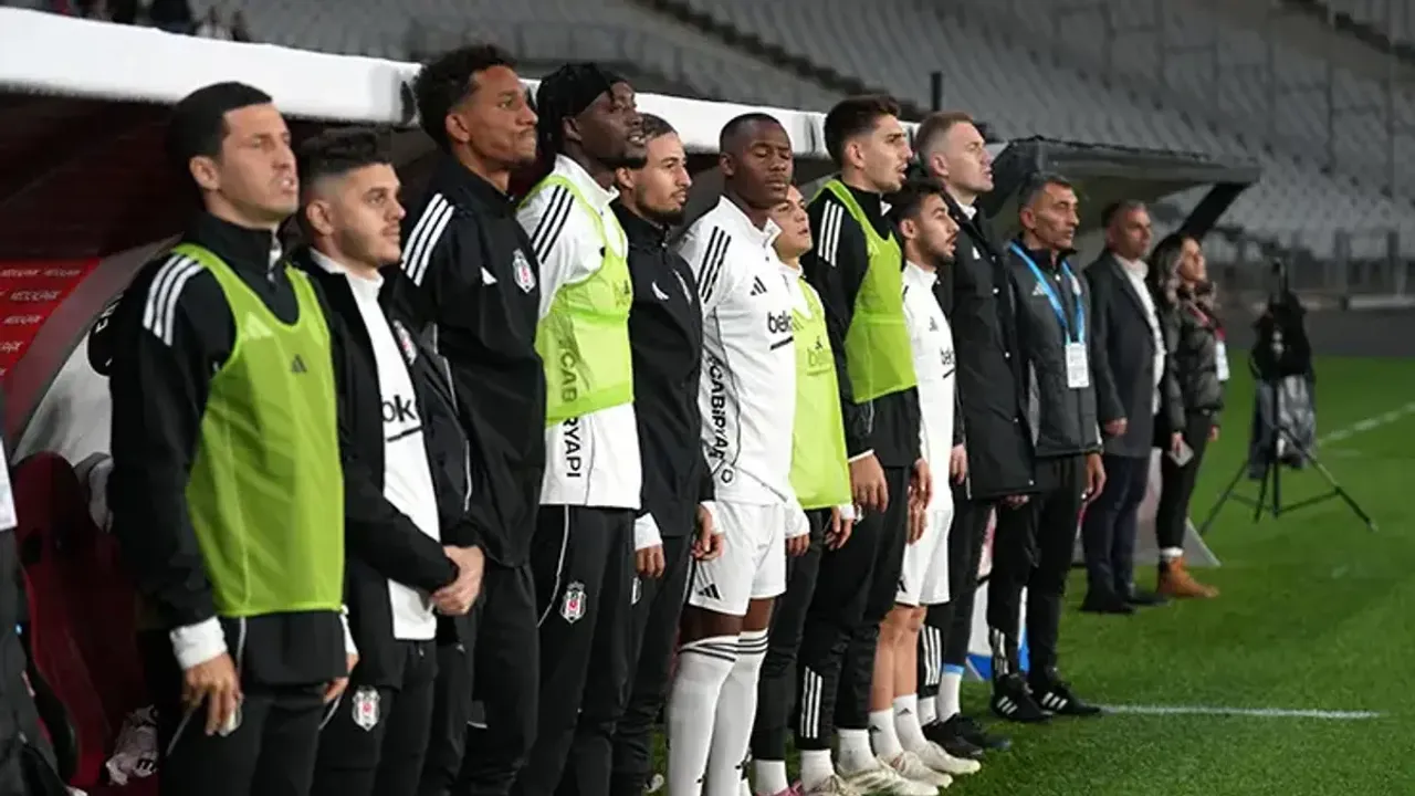 Beşiktaş'ın Yedek Kulübesi Alarm Veriyor: İlk Yarıda Sadece 4 Gol Katkısı!