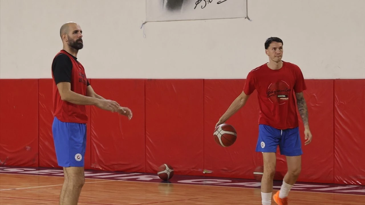 Gaziantep Basketbol Zirveyi Bırakmaya Niyetli Değil!