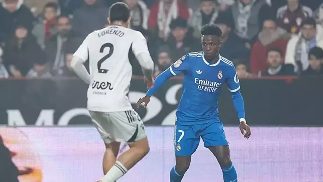 İspanya'da Utanç Gecesi: Vinicius Junior'a Muzlu Irkçı Saldırı, Tepkiler Çığ Gibi