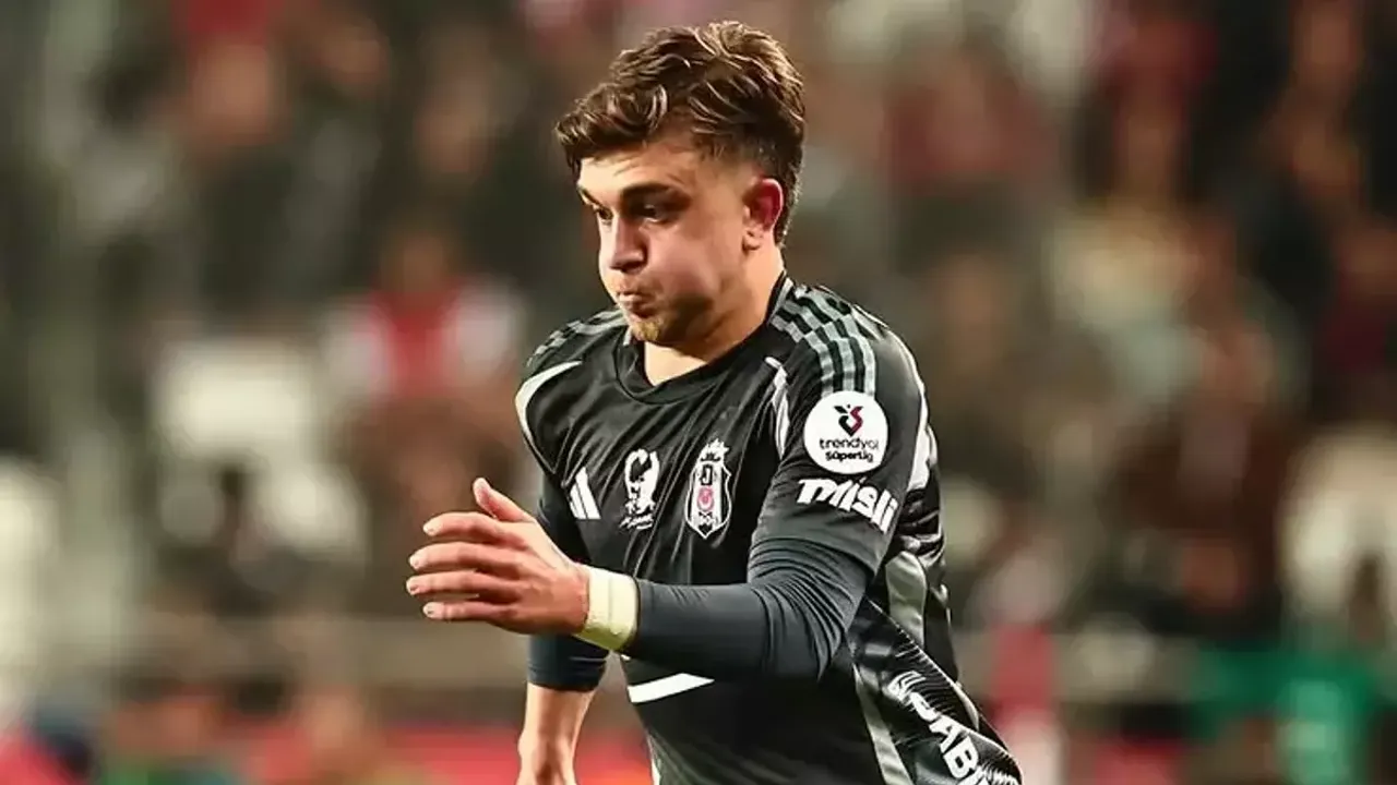 Beşiktaş'a Şok Sakatlık Darbesi! Rıdvan Yılmaz Saha Dışında Kaldı