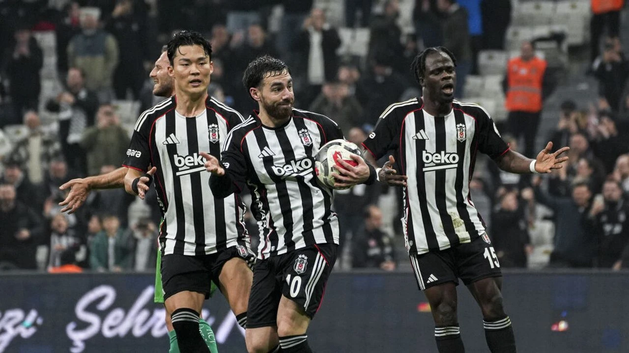 Süper Lig'de Kritik Randevu: Başakşehir-Beşiktaş 11'leri Sahaya Çıkıyor!