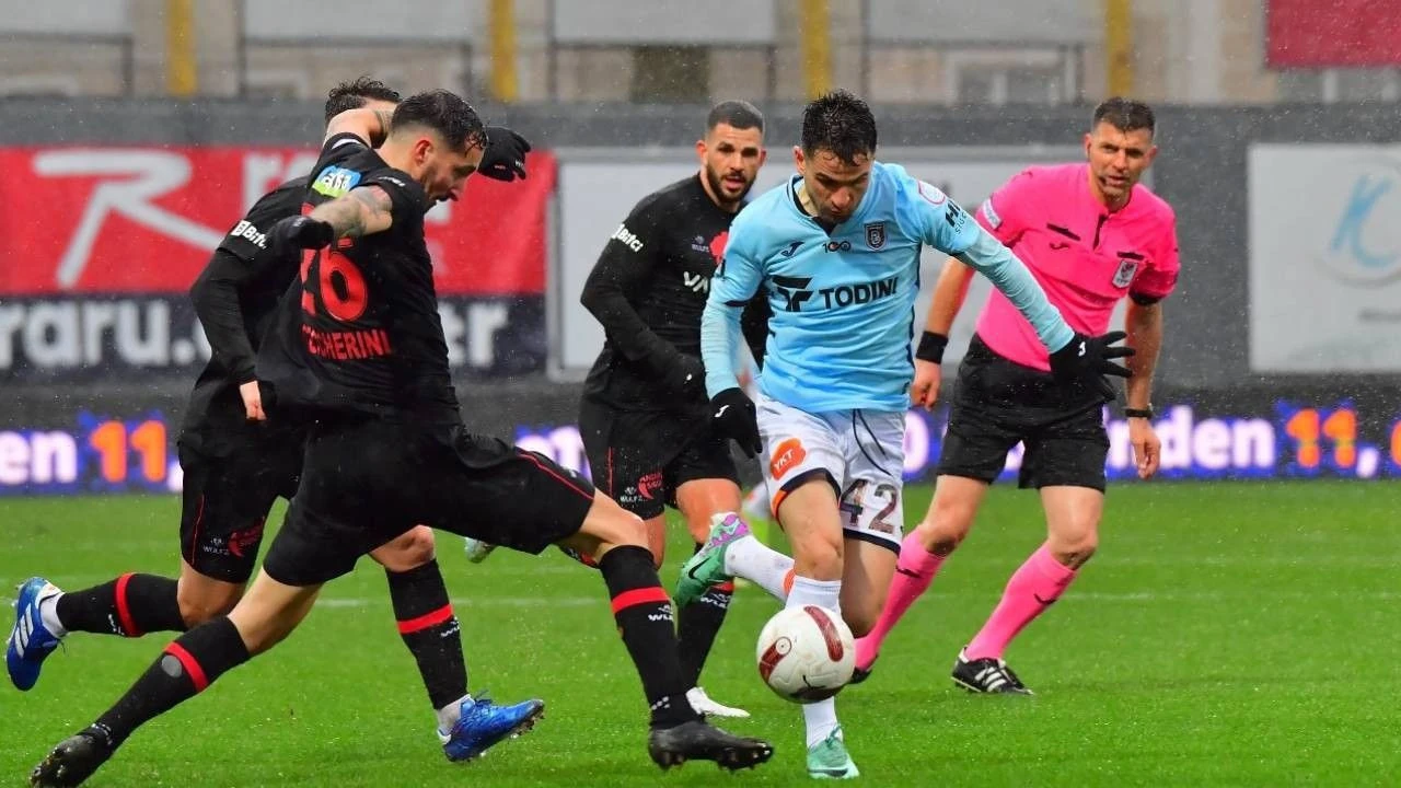 Başakşehir – Karagümrük Maçı: Kritik Randevu Öncesi Son Durum!