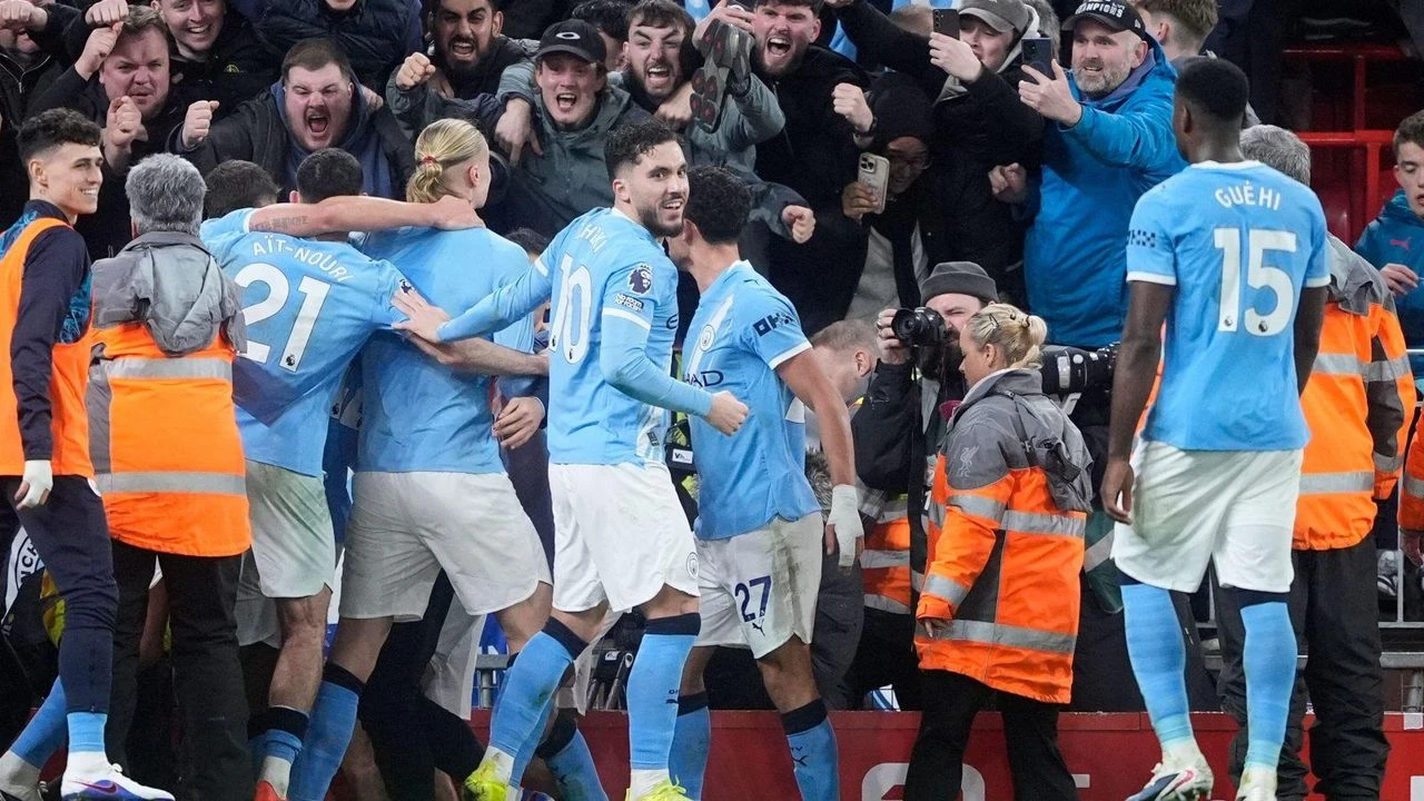 Anfield'da Şampiyonluk Sinyali: Manchester City, Liverpool'u Geriden Gelip Yıktı!