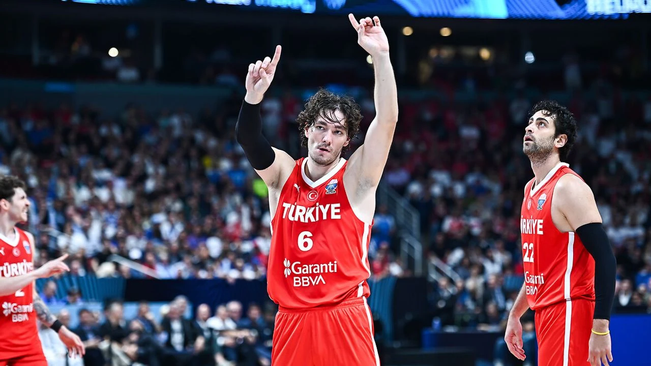 A Milli Basketbol Takımı’nın 16 Kişilik Aday Kadrosu Açıklandı