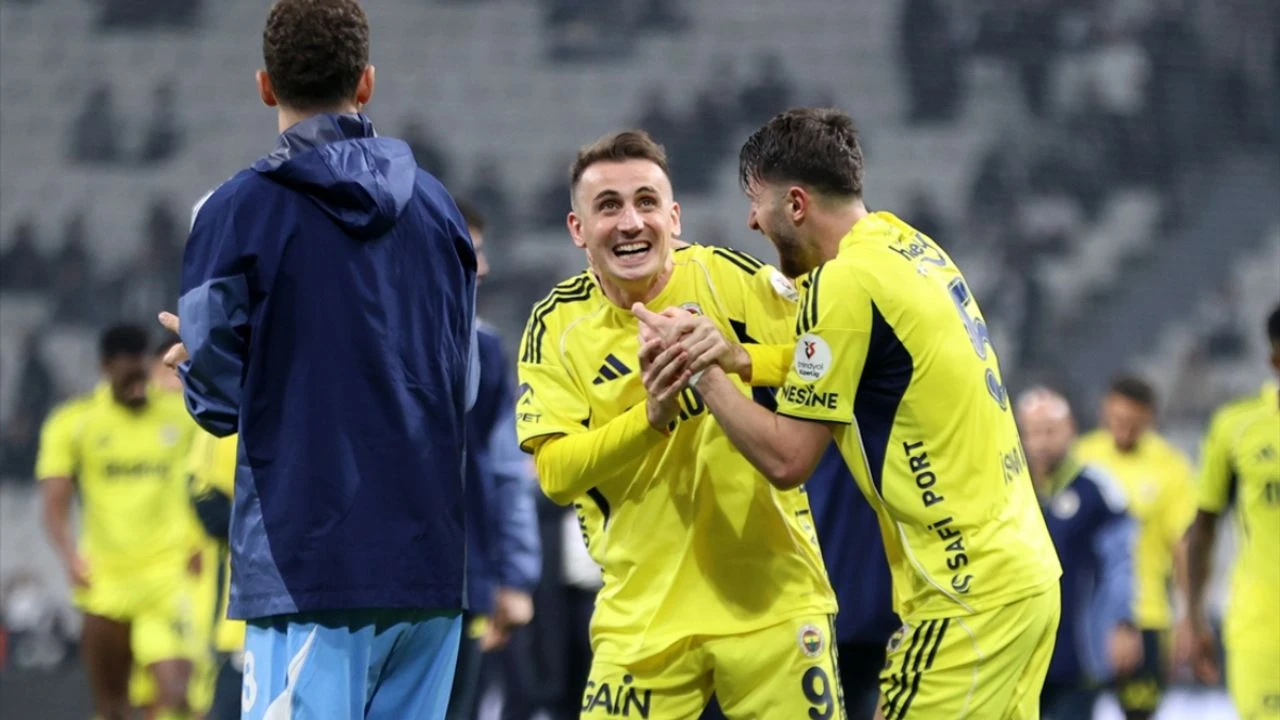 Fenerbahçe Yönetiminden Zirve Yürüyüşü Mesajı: “Şampiyonluk Kaçınılmaz!”