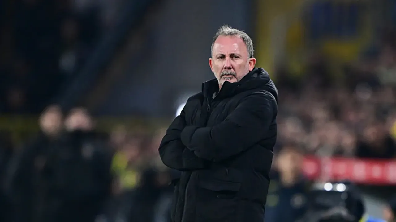 Beşiktaş'ın Süper Lig İlk Yarı Raporu: Kara Kartal Neden Hedefinden Uzaklaştı?