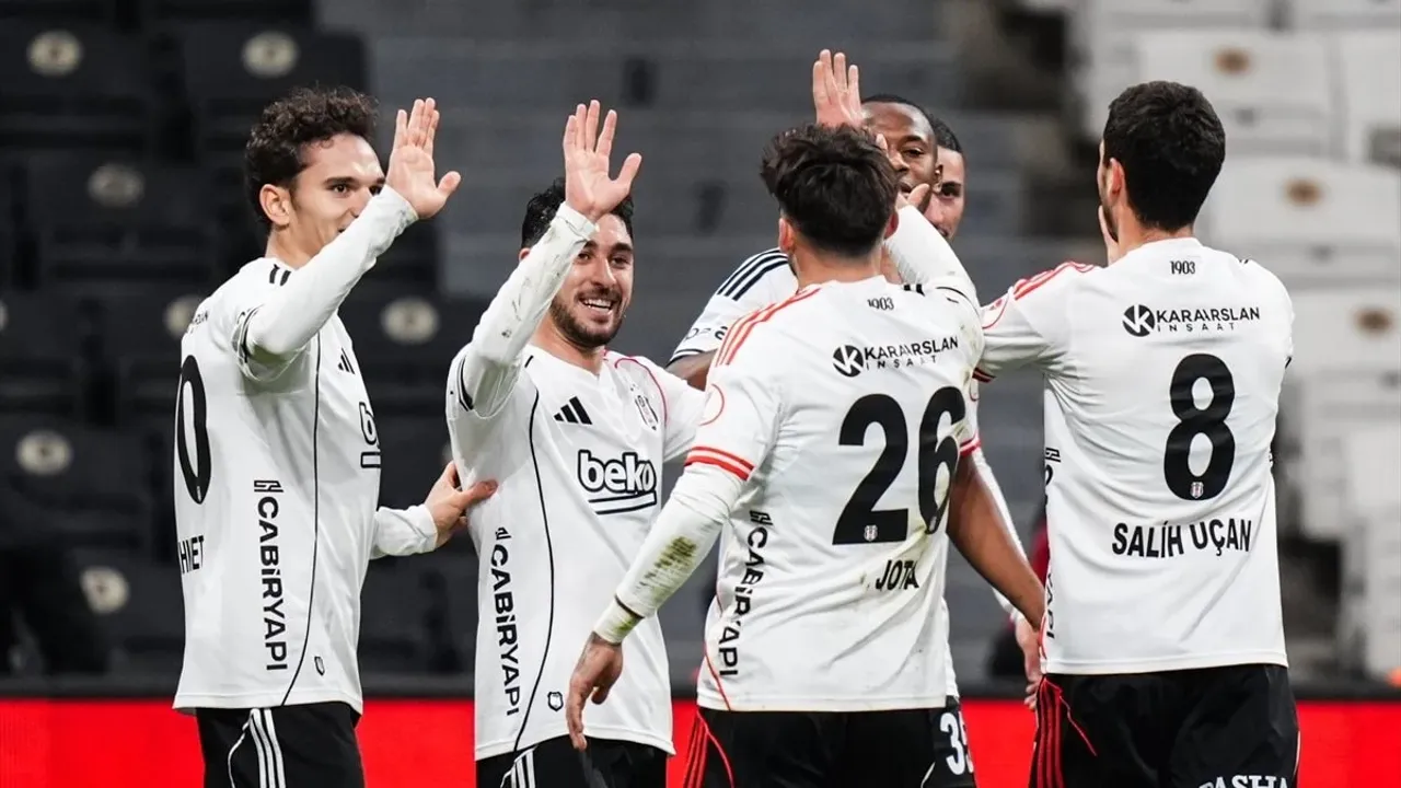 Zirveye Kanat Çırpıyorlar: Beşiktaş, 8 Maçtır Mağlubiyet Yüzü Görmüyor!