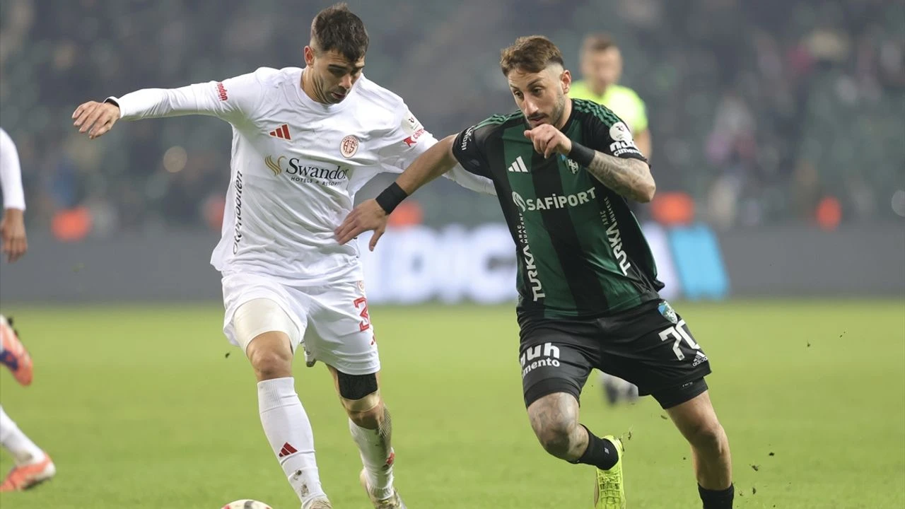 Kocaelispor Fırtınası: Antalyaspor'u Devirerek Kritik Zafere Ulaştı!