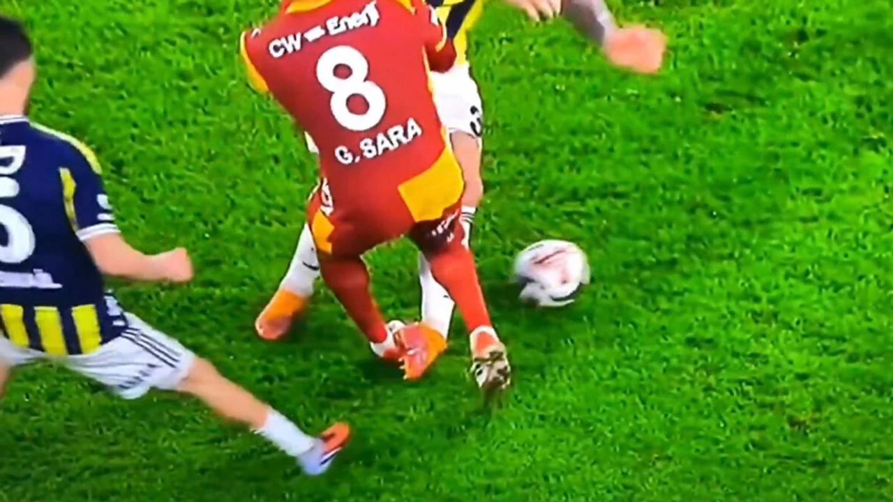 Derbiye Damga Vuran Skriniar-Sara Pozisyonu Dünya Basınının Odağında!