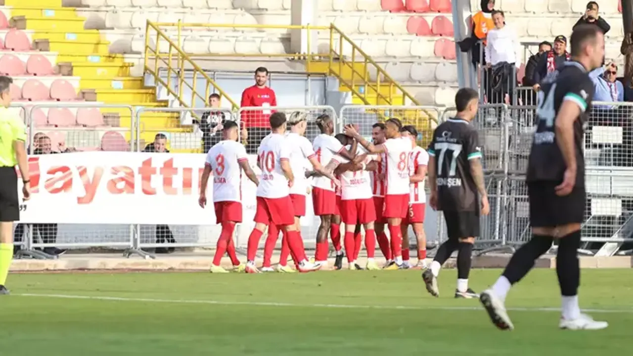 Bodrum FK Bolu'da Kırmızı Kart Kurbanı: Yenilmezlik Serisi 3-0 Mağlubiyetle Sona Erdi!