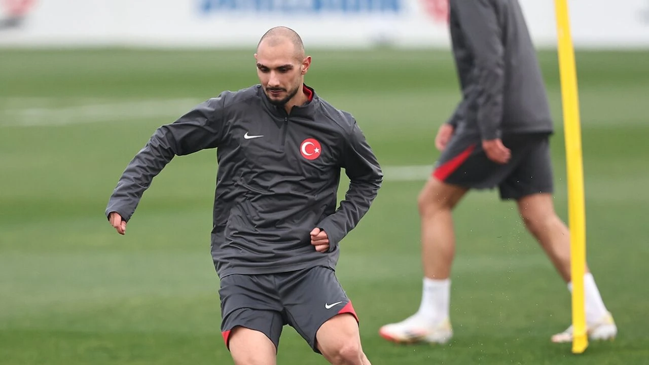 Montella'dan Cesur Karar: Ahmed Kutucu Milli Takım'da! Sosyal Medya İkiye Bölündü