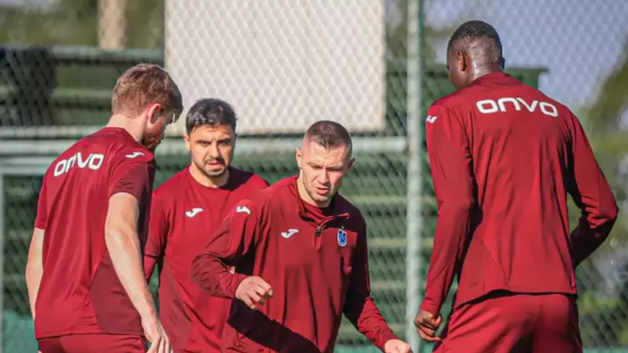 Bordo-Mavili Kampüste Konyaspor Mesaisi Başladı: Sakatlık Raporu Alarm Veriyor!