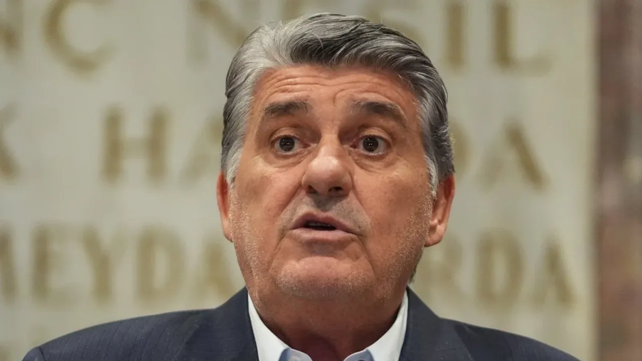 Adalı'dan Beşiktaş Taraftarına Kritik Çağrı: Panik Yok, Nuno Tavares İçin Çalışıyoruz!