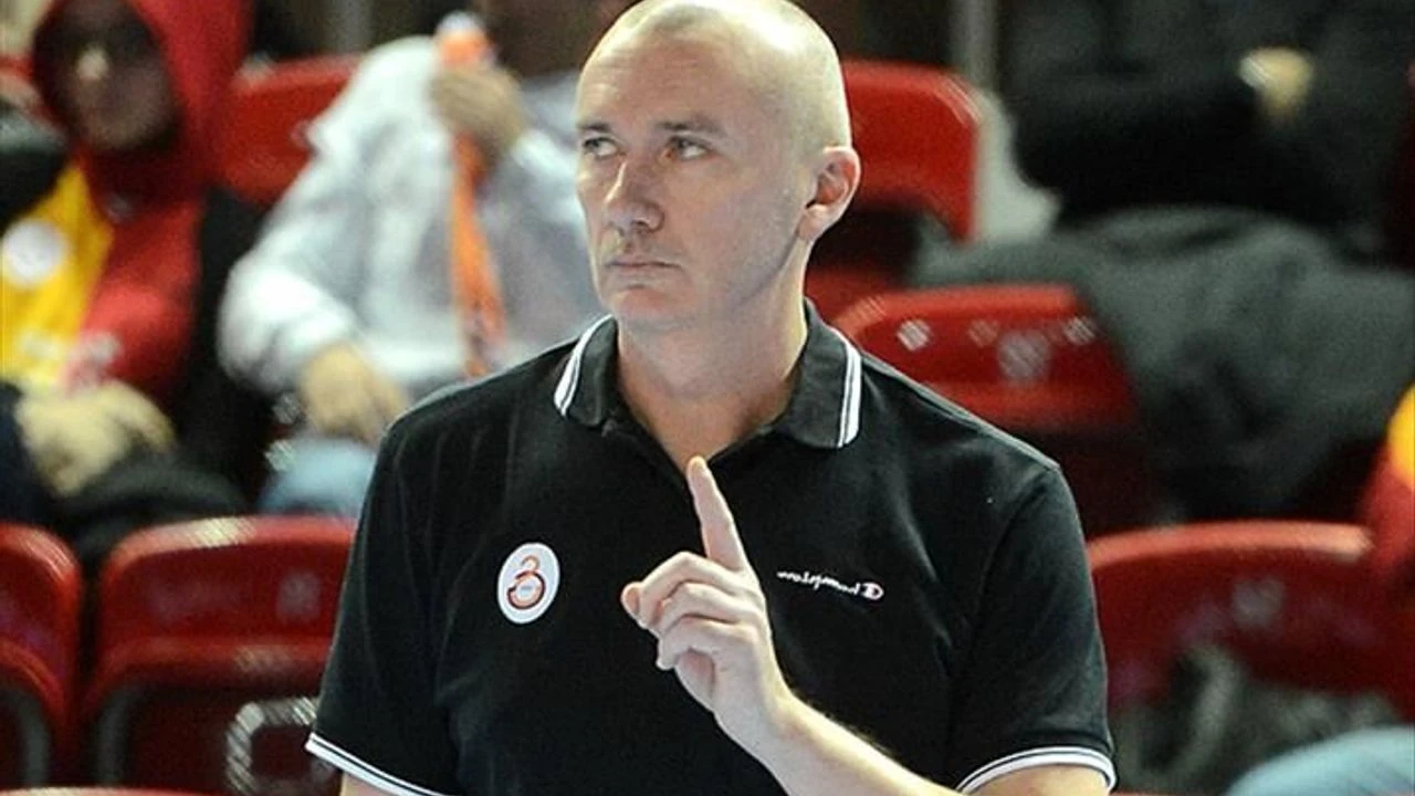 Galatasaray Daikin'de Beklenmedik Ayrılık: Massimo Barbolini ile Yollar Resmen Ayrıldı!