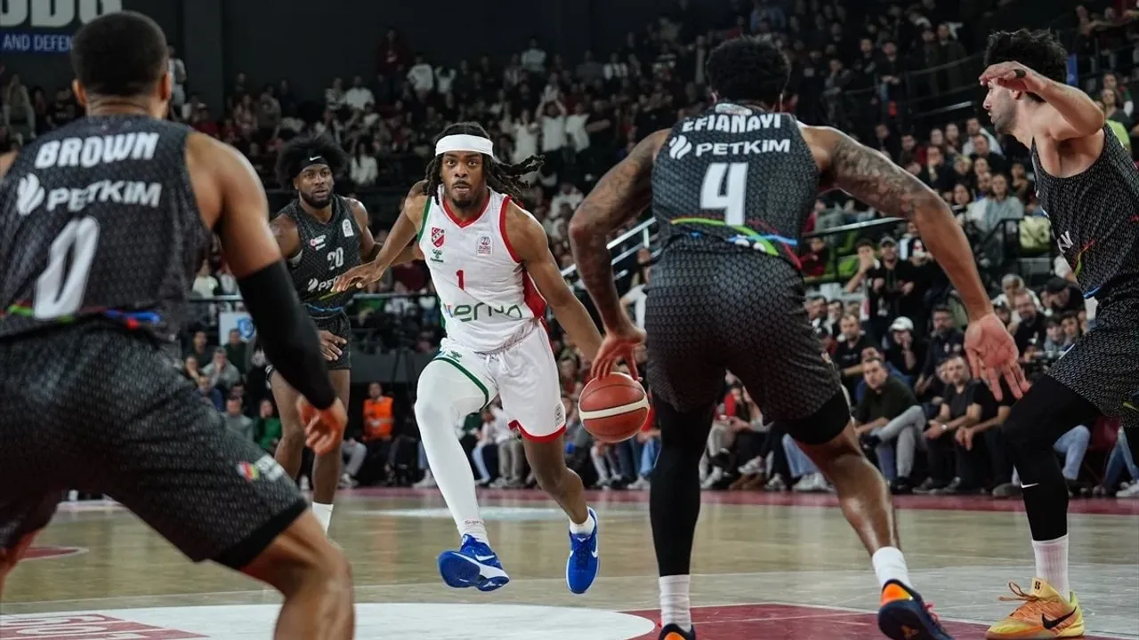 Nefes Kesen Karşılaşmada Zafer Karşıyaka'nın: Petkimspor Uzatmalarda Yıkıldı!