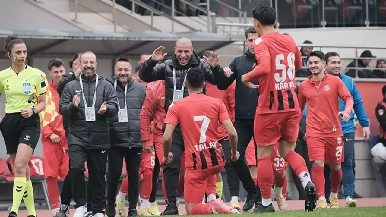GMG Kastamonuspor'dan Gol Sağanağı: Altınordu'ya Karşı 7-1'lik Tarihi Zafer!