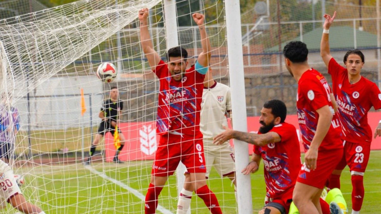 Fethiyespor'dan Türkiye Kupası'nda Destansı Yükseliş: Bandırmaspor'u Farklı Geçti, Gruplara Adını Yazdırdı!
