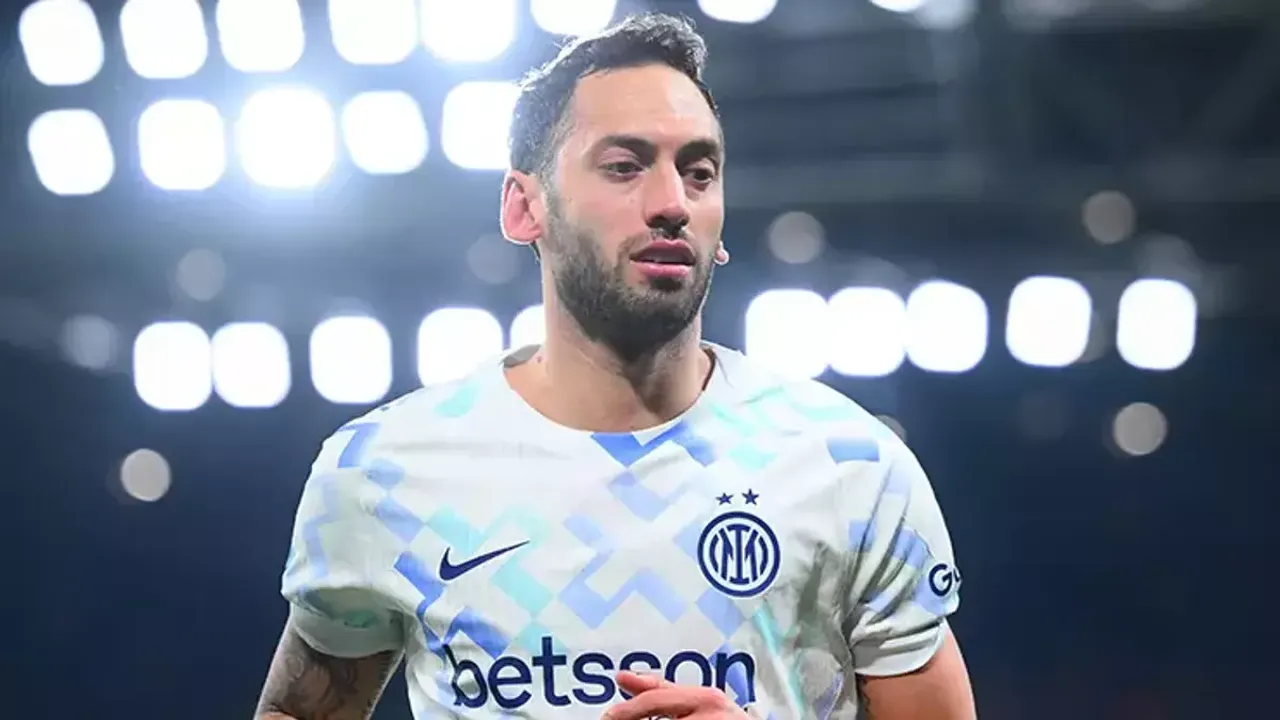 Inter'e Hakan Çalhanoğlu'ndan Kara Haber: İşte Kaçıracağı Kritik Mücadeleler!