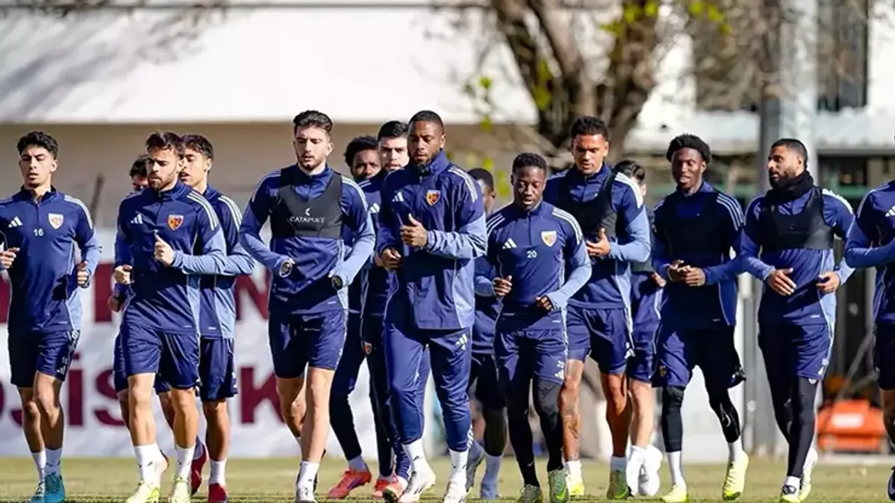 Kayserispor İkinci Yarıya Hazırlanıyor: Belek Kampı Başladı, İki Rakip Belli Oldu!
