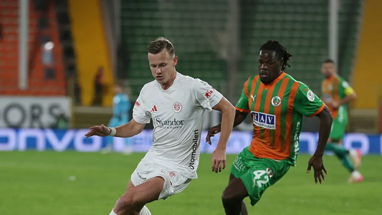 Akdeniz Derbisinde Sessizlik! Alanyaspor ve Antalyaspor Puanları Paylaştı
