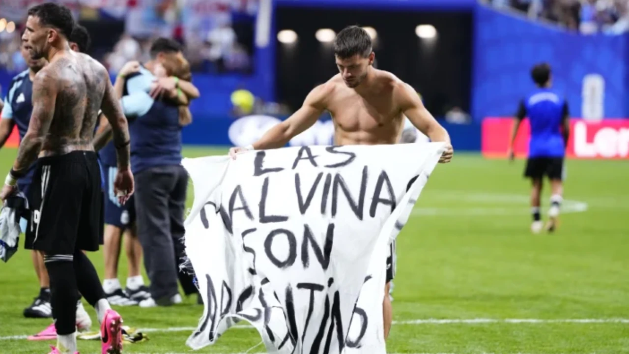 Arjantin'in Dünya Kupası Sevinci Gölgede: Falkland Pankartı FIFA'yı Kızdırdı!