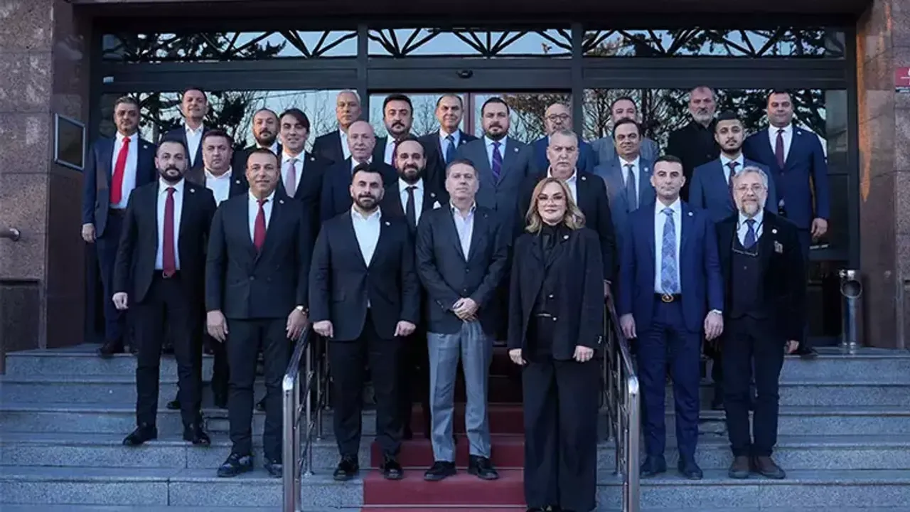 Gençlerbirliği'nde Yönetimsel Diziliş Tamamlandı: Haydar Arda Çakmak'ın Ekibi Görev Başında!