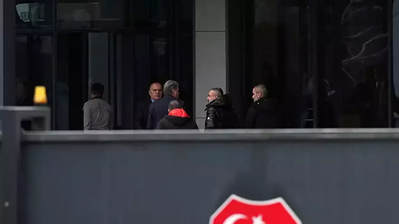 Beşiktaş'ın Hakem İsyanı Riva'da Zirveye Taşındı: Adalı TFF ile Masada!