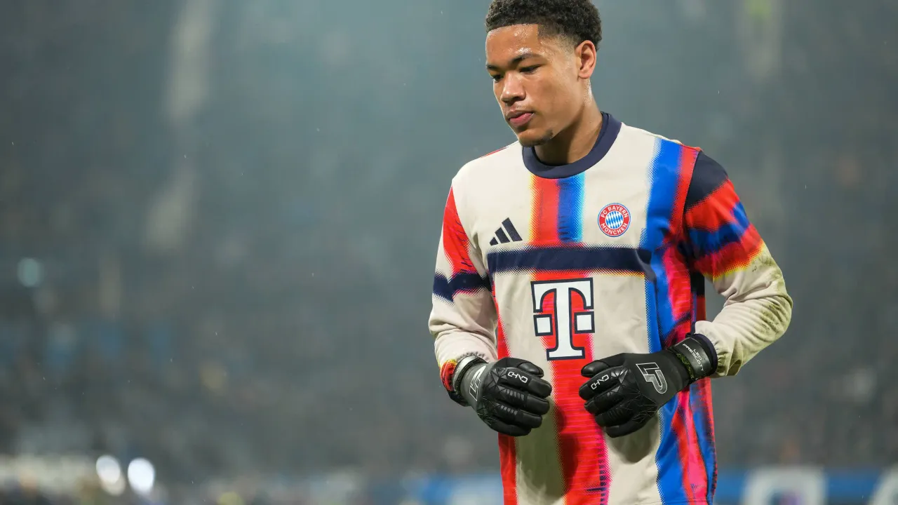 Bayern Münih'te Kalede Beklenmedik Sürpriz: 16 Yaşındaki File Bekçisi Şampiyonlar Ligi'nde!