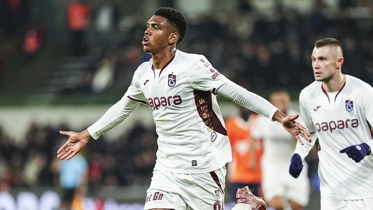 Süper Lig'de Büyük Drama! Trabzonspor, Başakşehir Deplasmanında Muçi ile Coştu: 4-3!