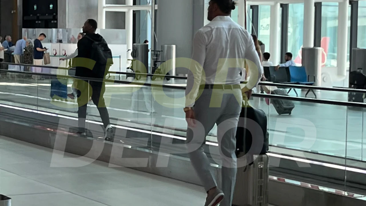 Fenerbahçe'de Livakovic Vedası Yakın mı? Menajeri Andy Bara İstanbul'da Kritik Temaslarda!