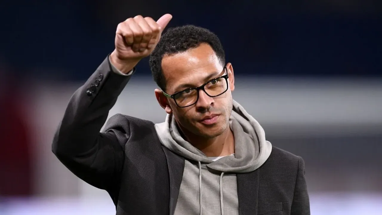 Chelsea'nin Yeni Rotası Belli Oldu: Genç Dahili Rosenior Dümeni Devralıyor!