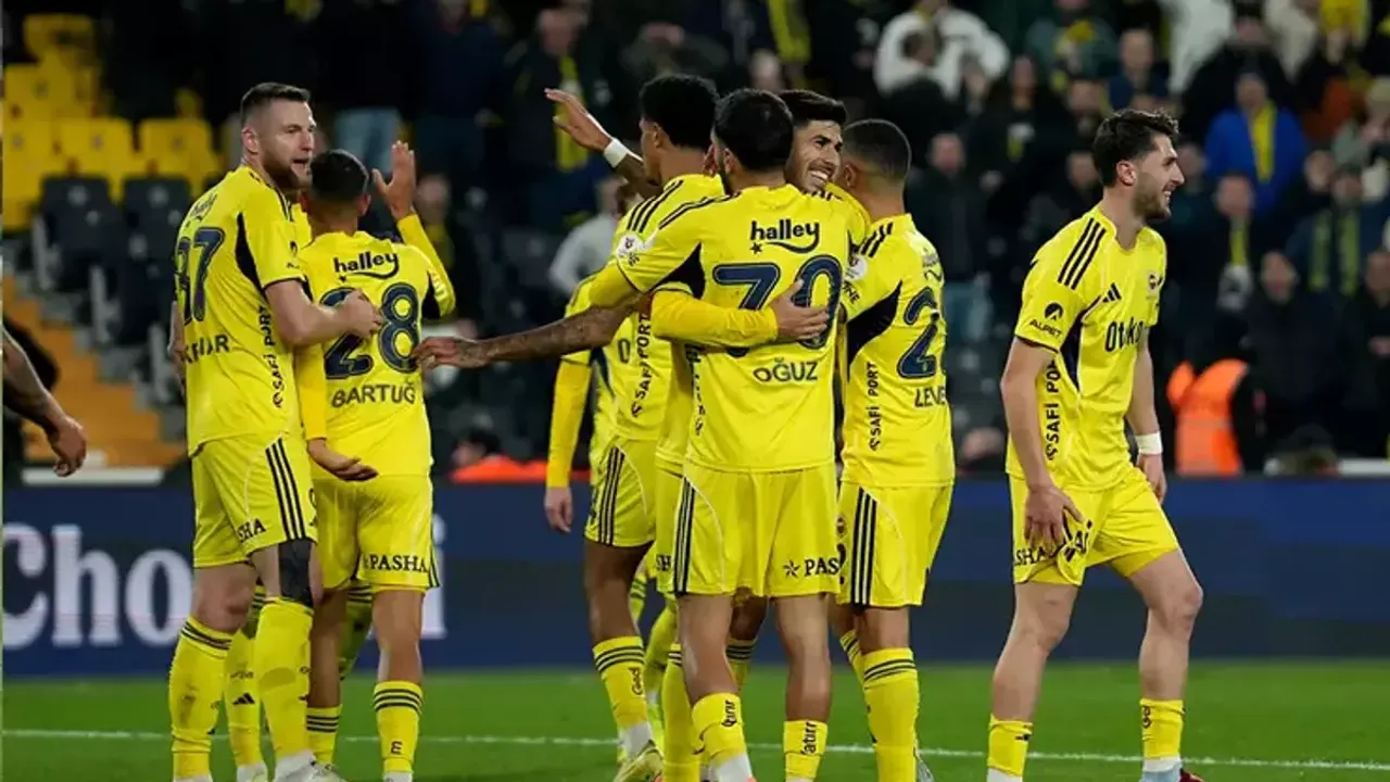 Fenerbahçe Sahada Coştu: Konyaspor'u 4 Golle Dağıttı!